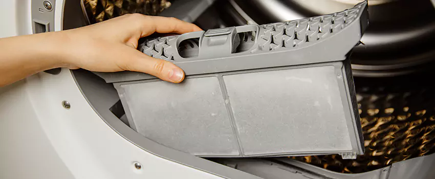 Signs Of A Clogged Dryer Lint Trap in Buffalo Grove, Illinois